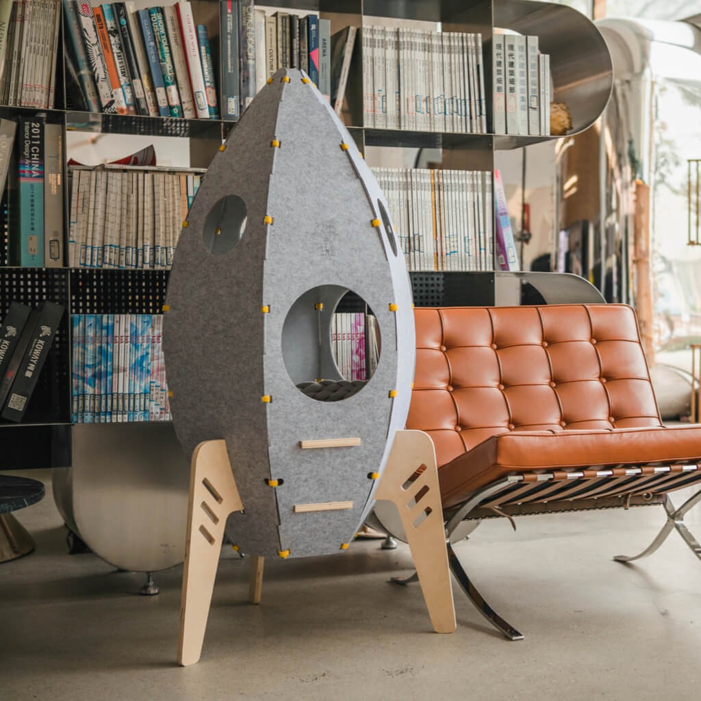 Cozy Cat Rocket Tree